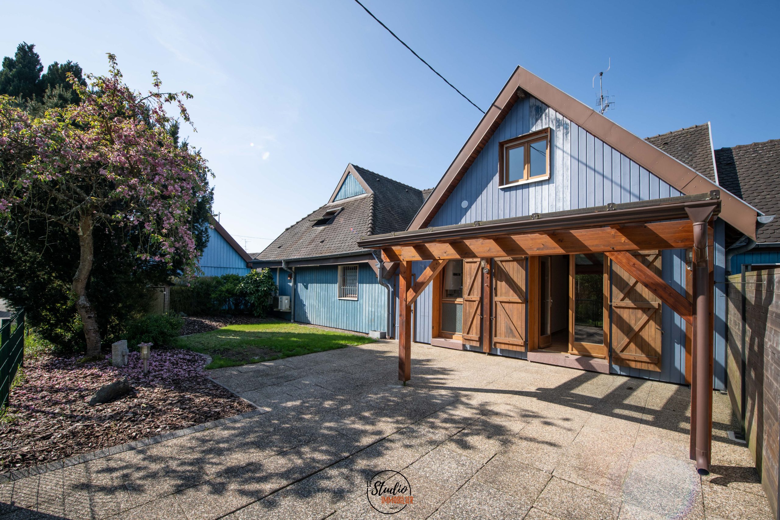 Le Studio IMMO- Schirrhoffen- T3 rez-de-jardin- 75m²- Proche toutes commodités- façade Le Studio IMMO- Schirrhoffen- T3 rez-de-jardin- 75m²- Proche toutes commodités- façade