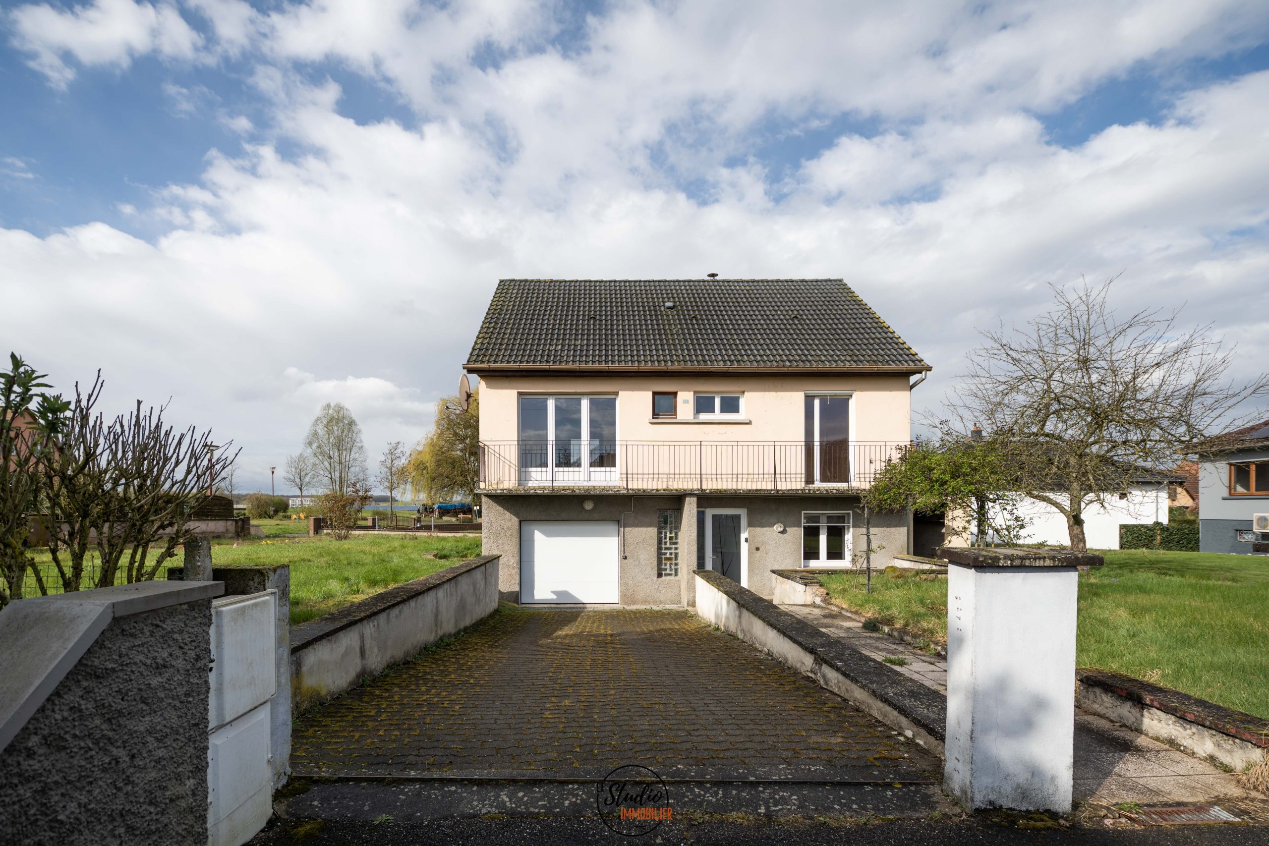 Le Studio Immo- GUNDERSHOFFEN- Maison 6 pièces 5 chambres au calme- façade
