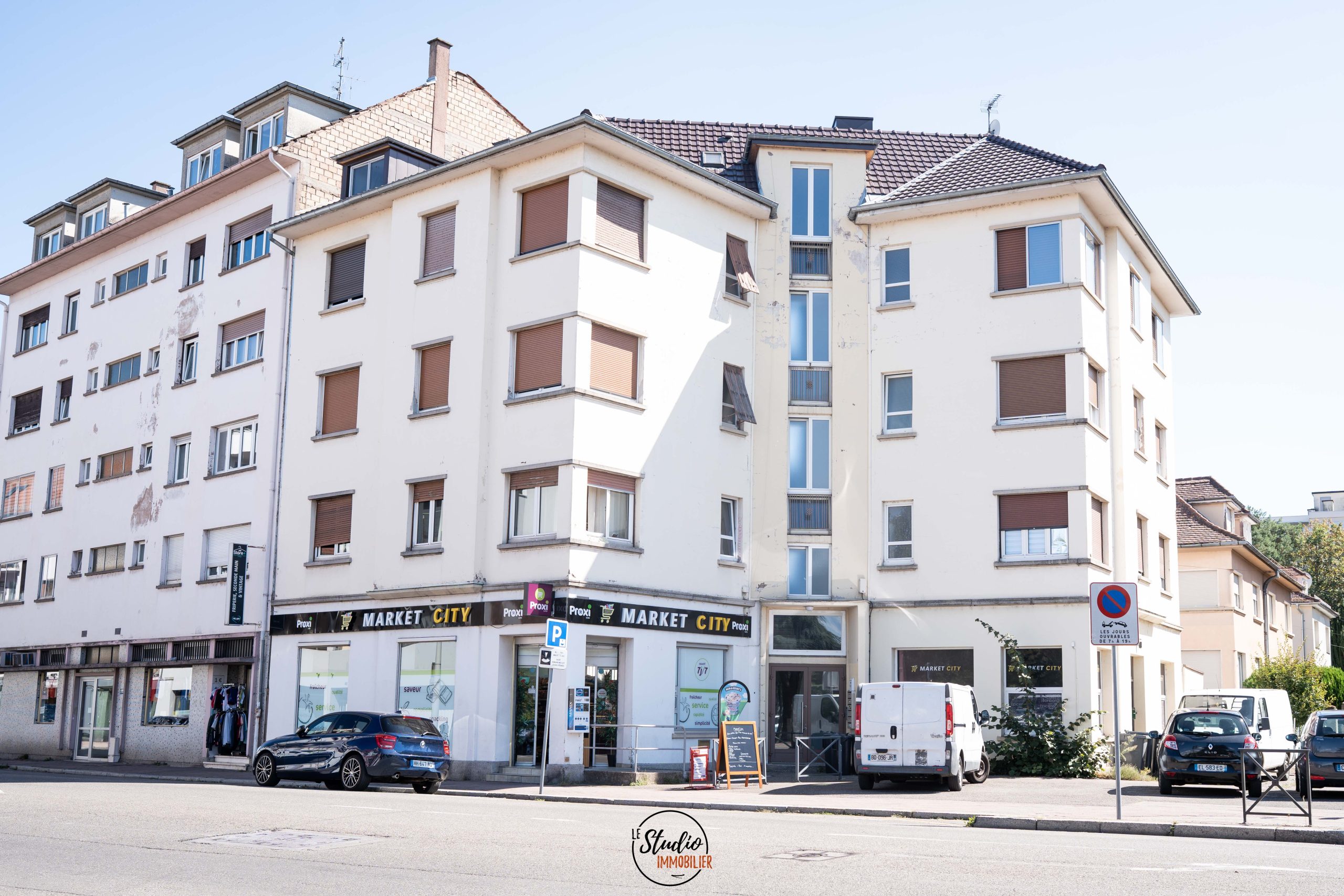 LE STUDIO IMMO- STRASBOURG- T2- 65m²- grande chambre- balcon vue dégagée- Façade immeuble